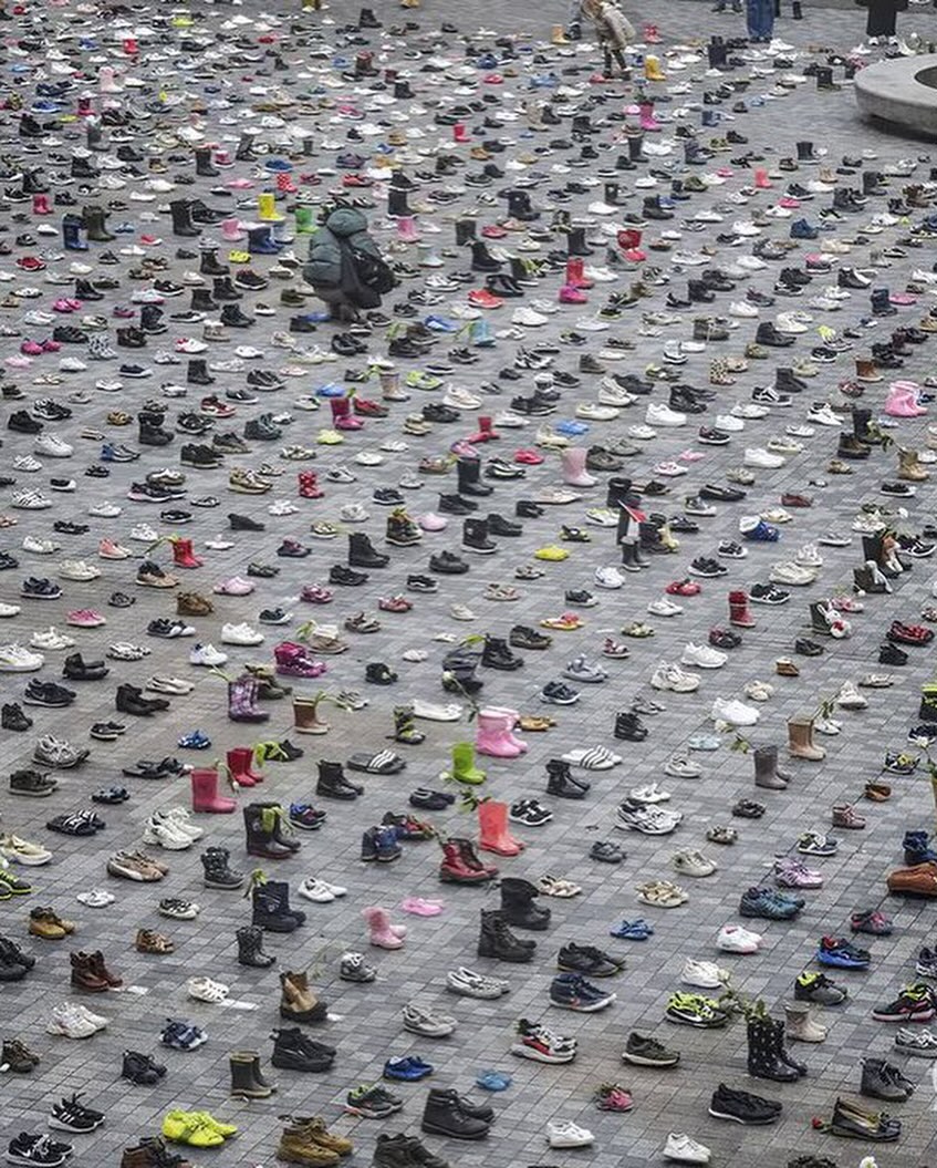 Dutch Organization Places 14,000 Children’s Shoes for Gaza