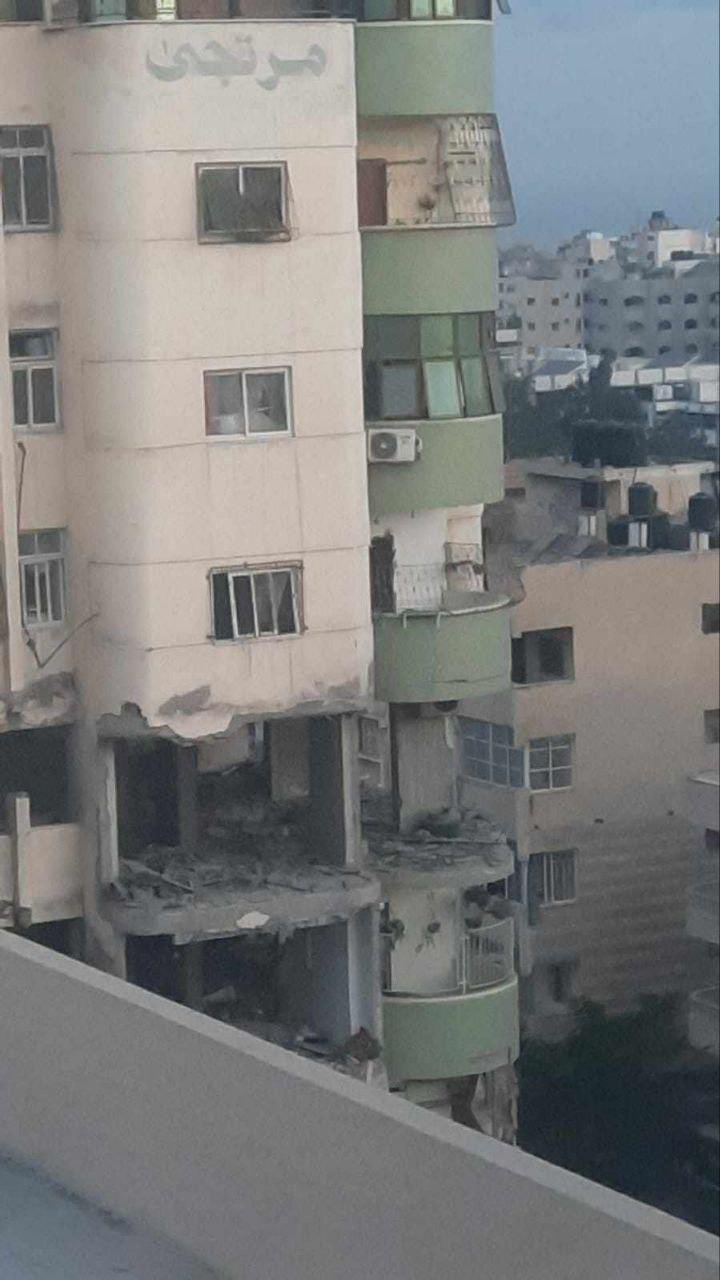Israeli warplanes strike residential building in Gaza