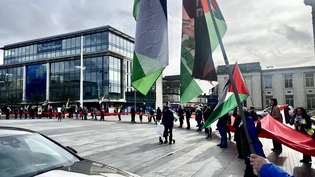Southampton Community Members Rally in Support of Palestine