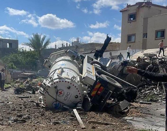 Municipality workers killed while assisting displaced persons in Khan Younis
