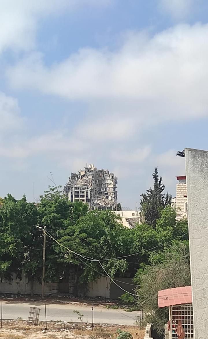 Israeli warplanes destroy Mashtaha 6 Tower in Gaza City