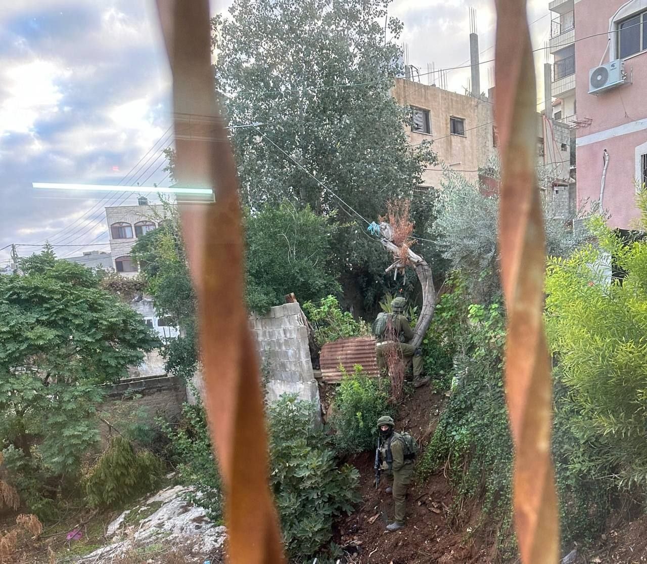 Occupation forces conduct raids in Tublas and Bethlehem