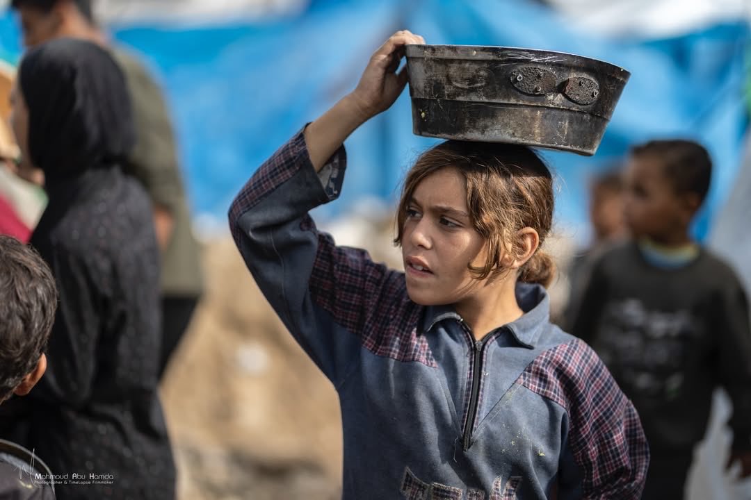 Families in Gaza Search for Warmth and Food