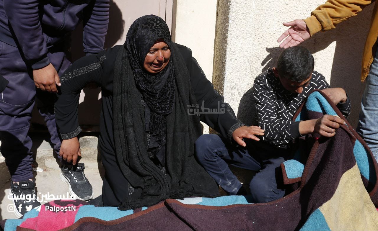 Palestinian Family Funeral After Israeli Airstrike in Deir Al-Balah