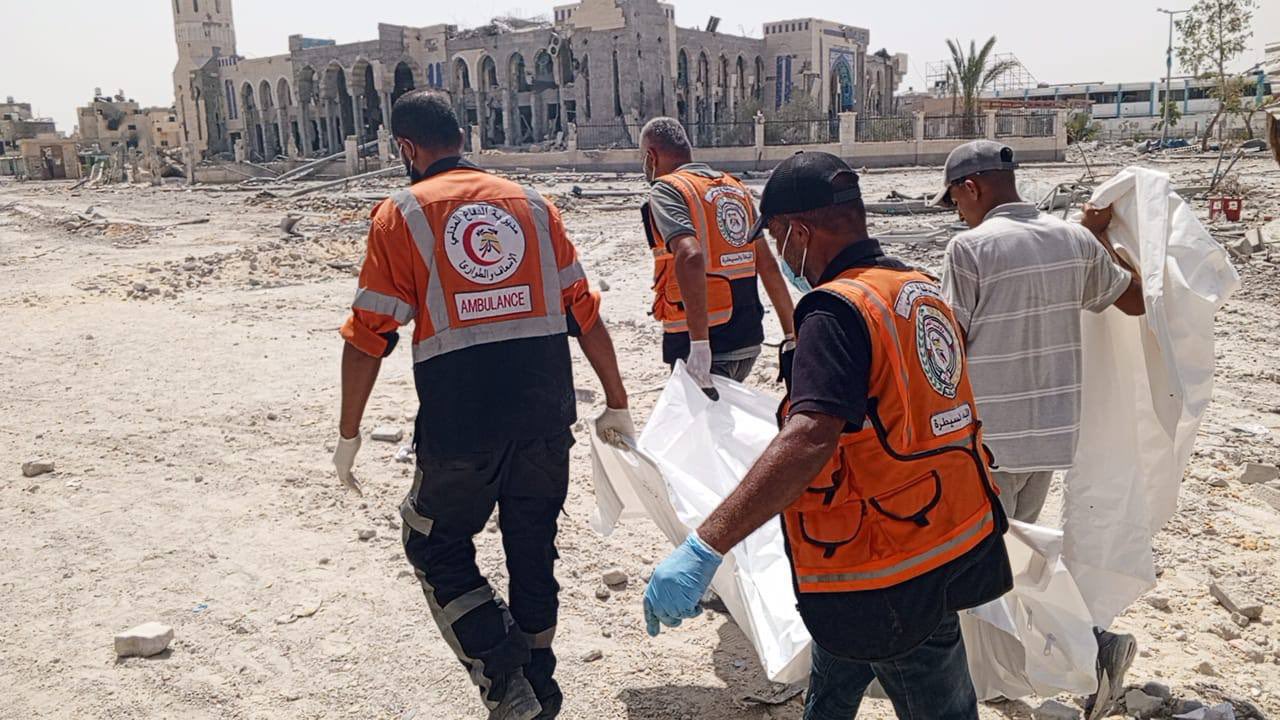 Civil Defence evacuates casualties from Israeli bombing west Rafah