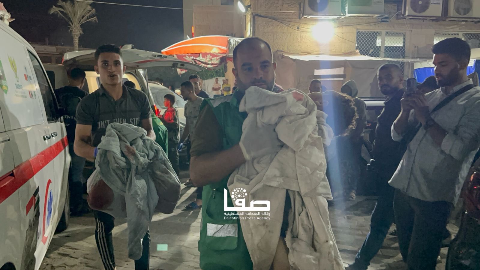 Israeli Forces Strike Gaza Refugee Shelters, 190 Casualties Reported