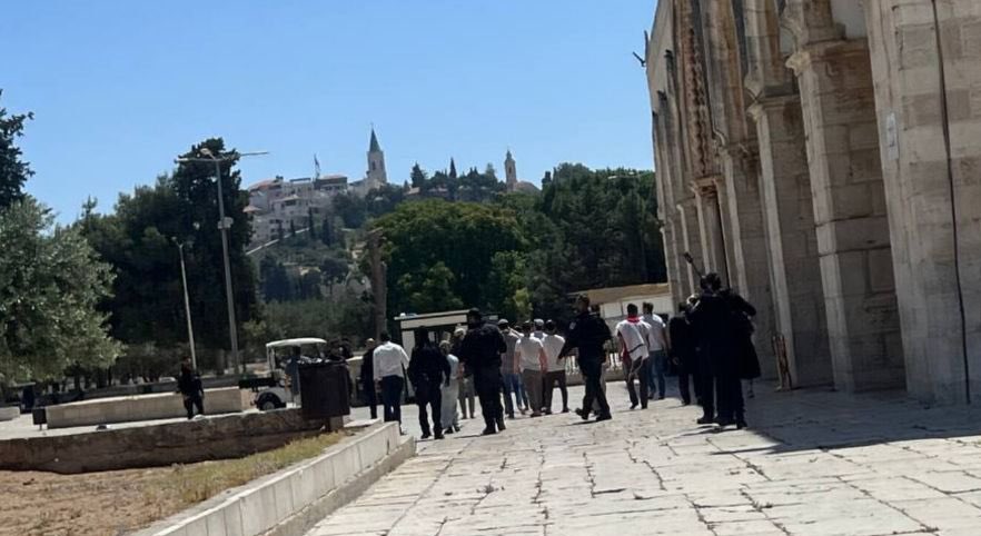 455 Jewish settlers desecrate Al-Aqsa Mosque in Jerusalem