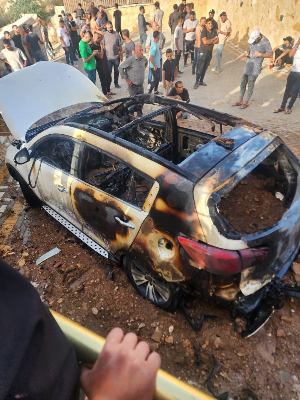 Israeli settlers set car on fire in Jenin West Bank