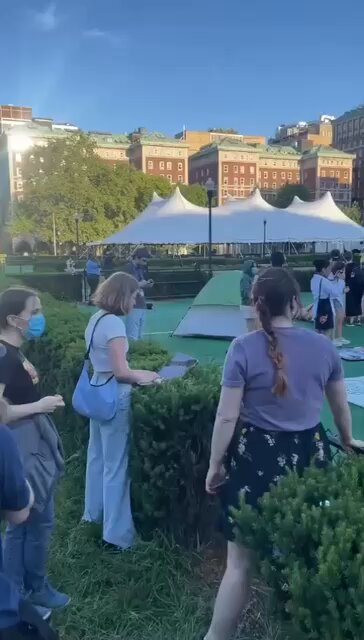 Columbia students rebuild Palestine solidarity camp after police dispersal