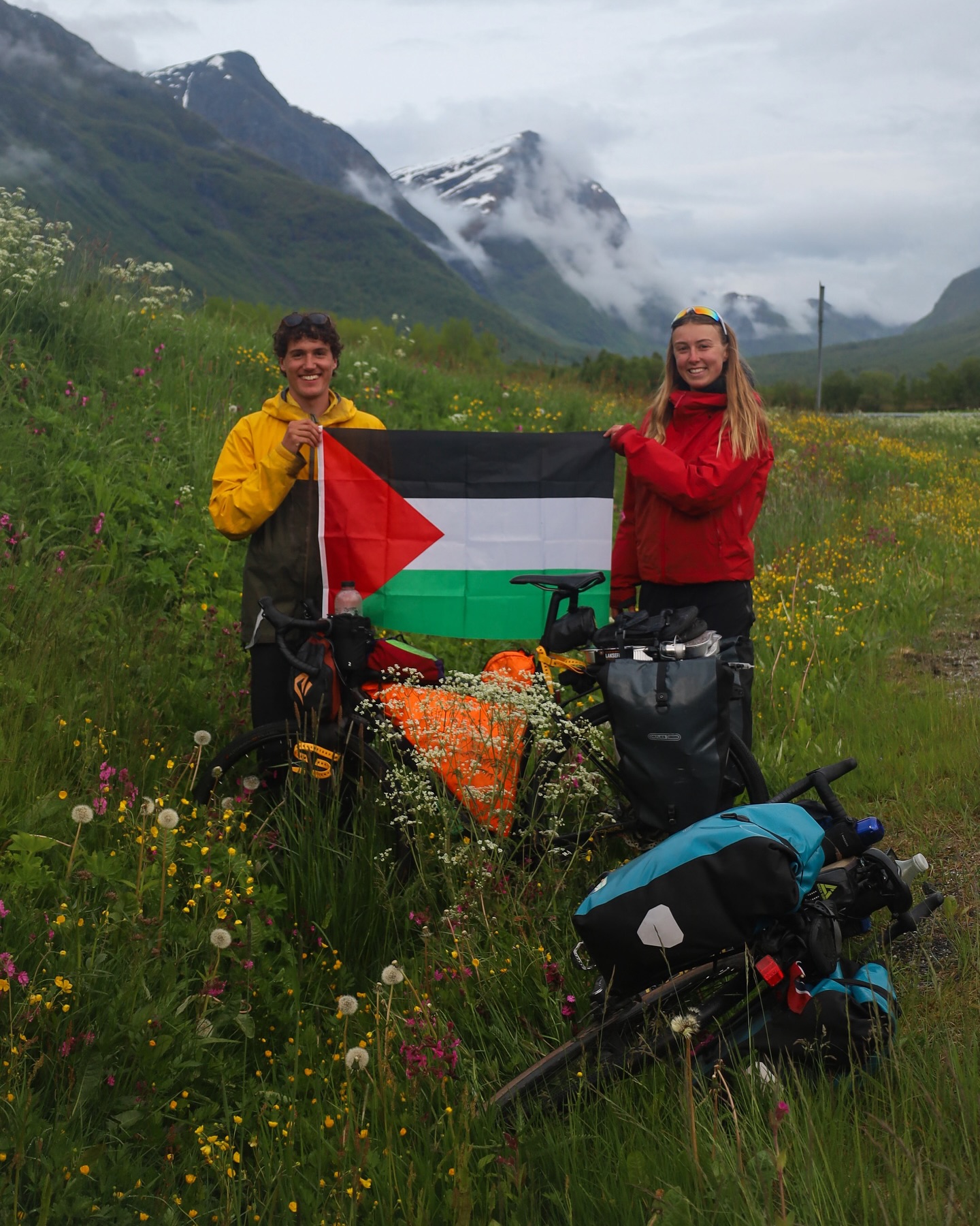 Mia and Isaac Show Support for Palestine
