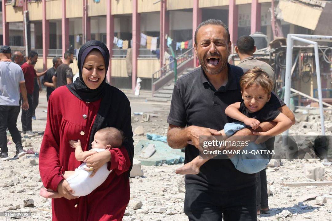 Palestinians killed in Gaza school bombing