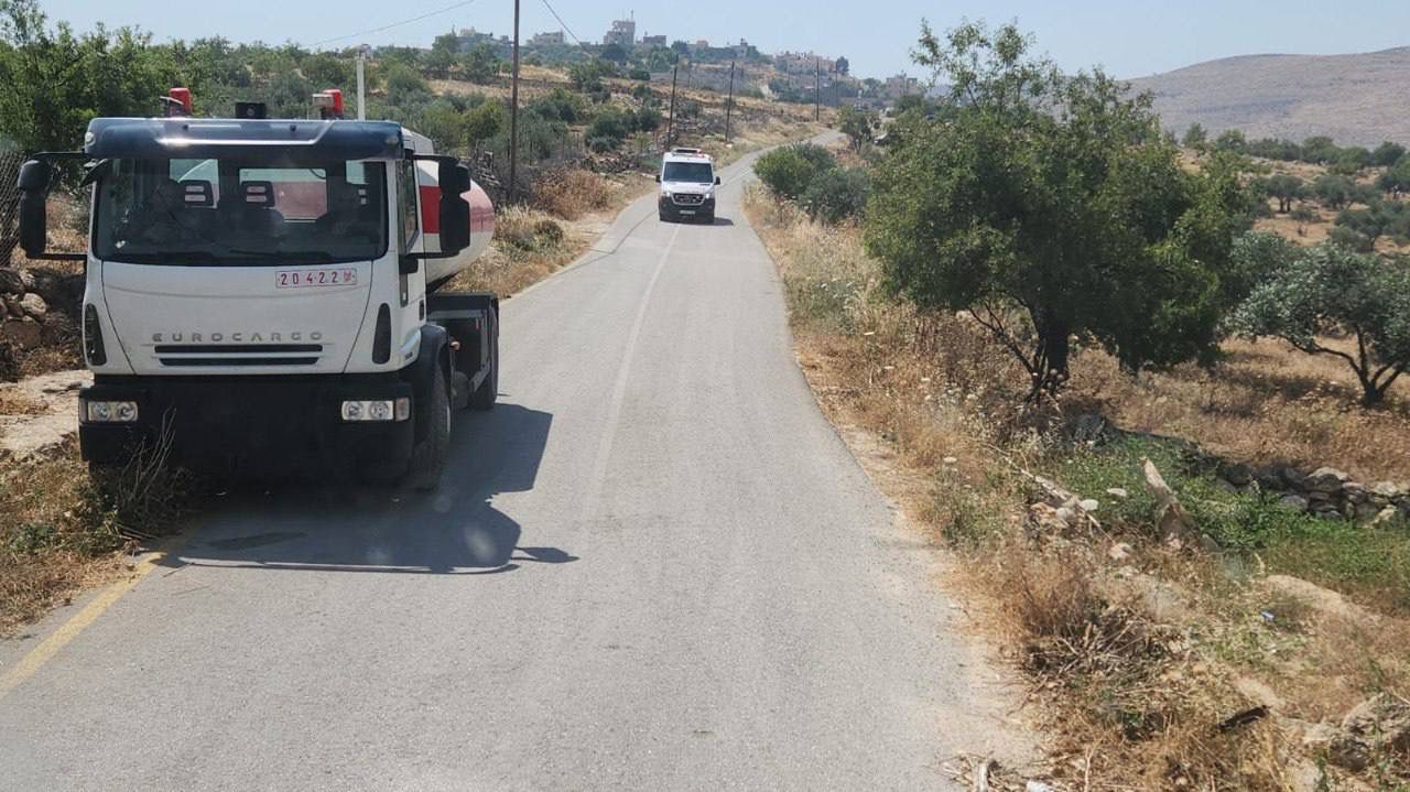 Israeli Settlers Assault Palestinian Firefighter in Beit Dajan