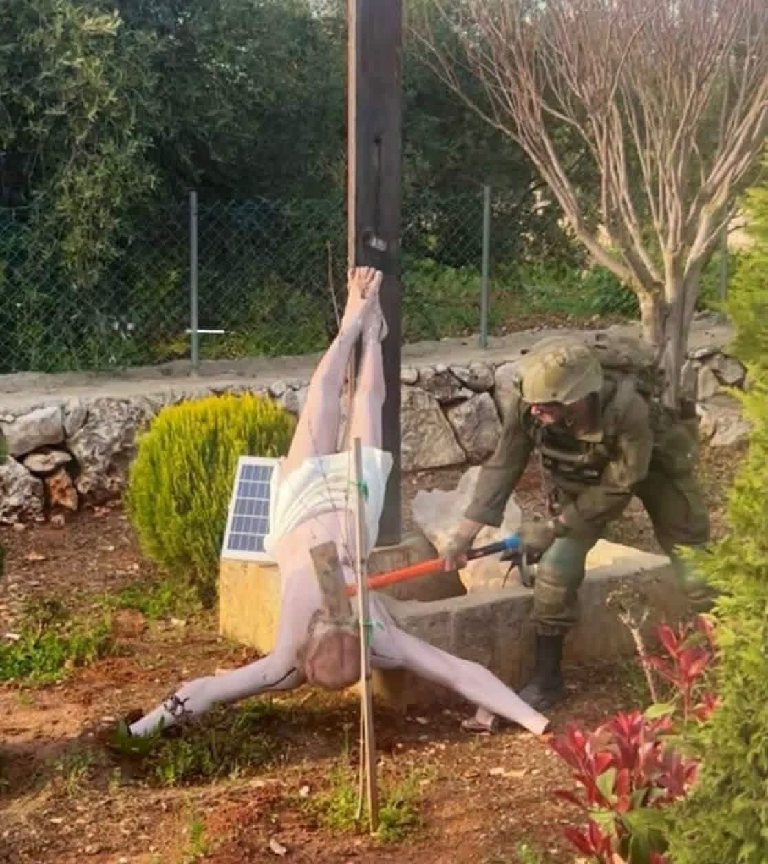 Israeli Soldier Destroys Jesus Statue in Southern Lebanon