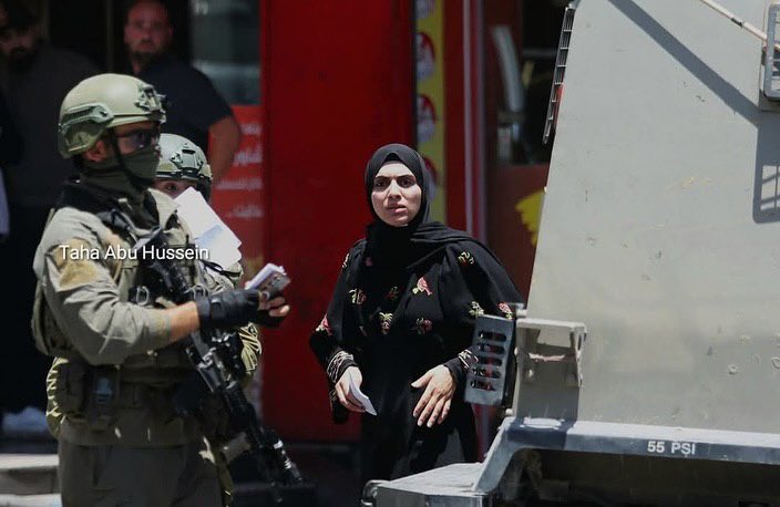 Palestinian woman arrested after Israeli raid on Hebron currency exchange