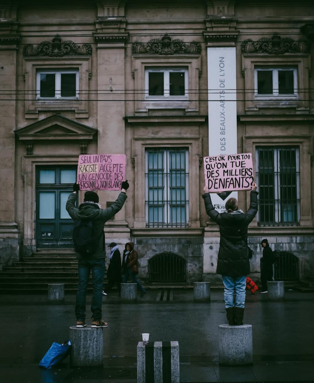 Activistes français exposent photos de Palestiniens tués à Lyon