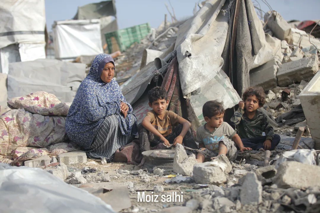Palestinian Family Struggles Amid Gaza Destruction During Ceasefire Talks