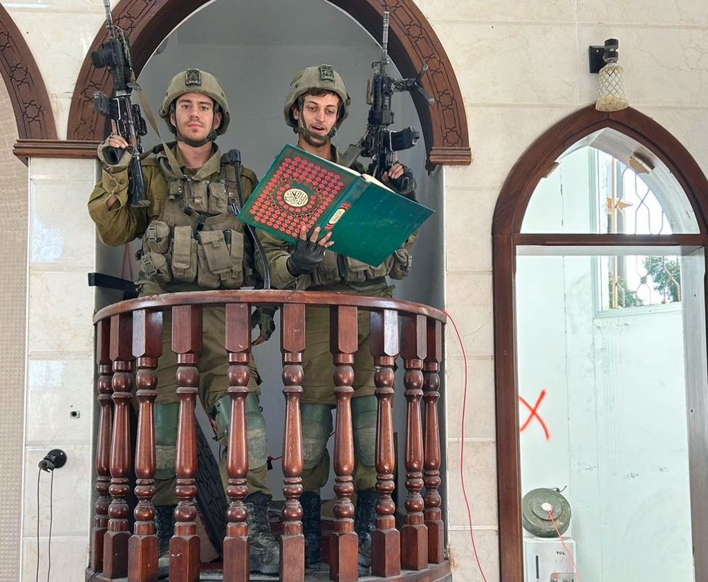 Israeli forces desecrate mosque and Quran before destruction in Gaza