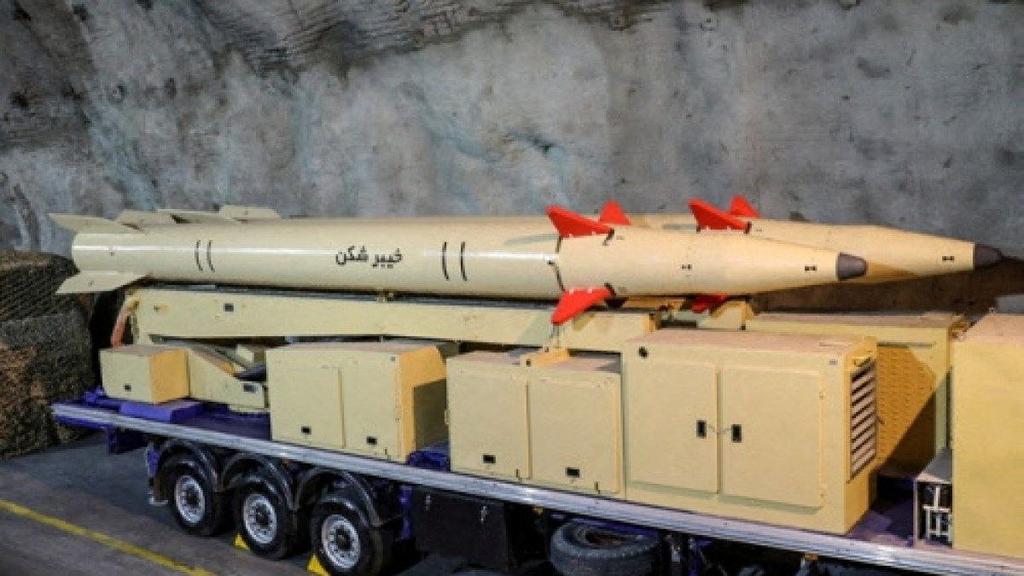 Iranian Revolutionary Guard Claims Kheibar Shekan Missile Strike on Tel Aviv