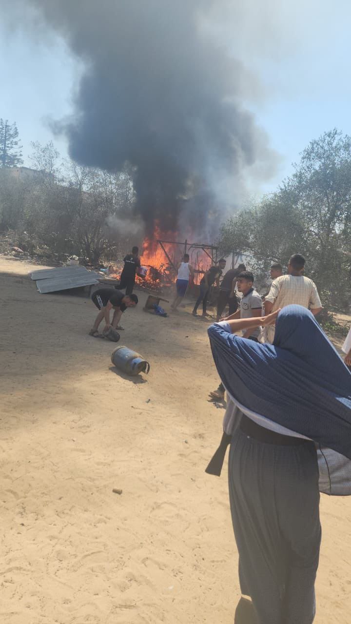 Israeli airstrikes on Abasan cause fires in displaced Palestinians’ tents