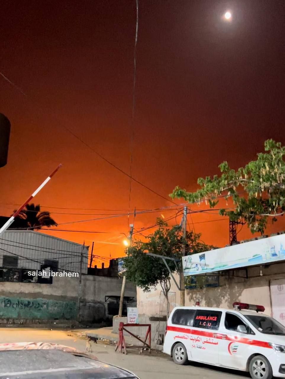 Heavy Israeli artillery and airstrikes reported in Rafah tonight