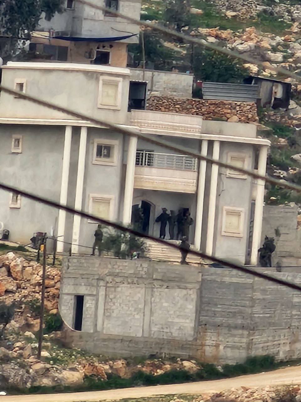 Israeli Forces Conduct Raids on Tammoun Town South Tubas