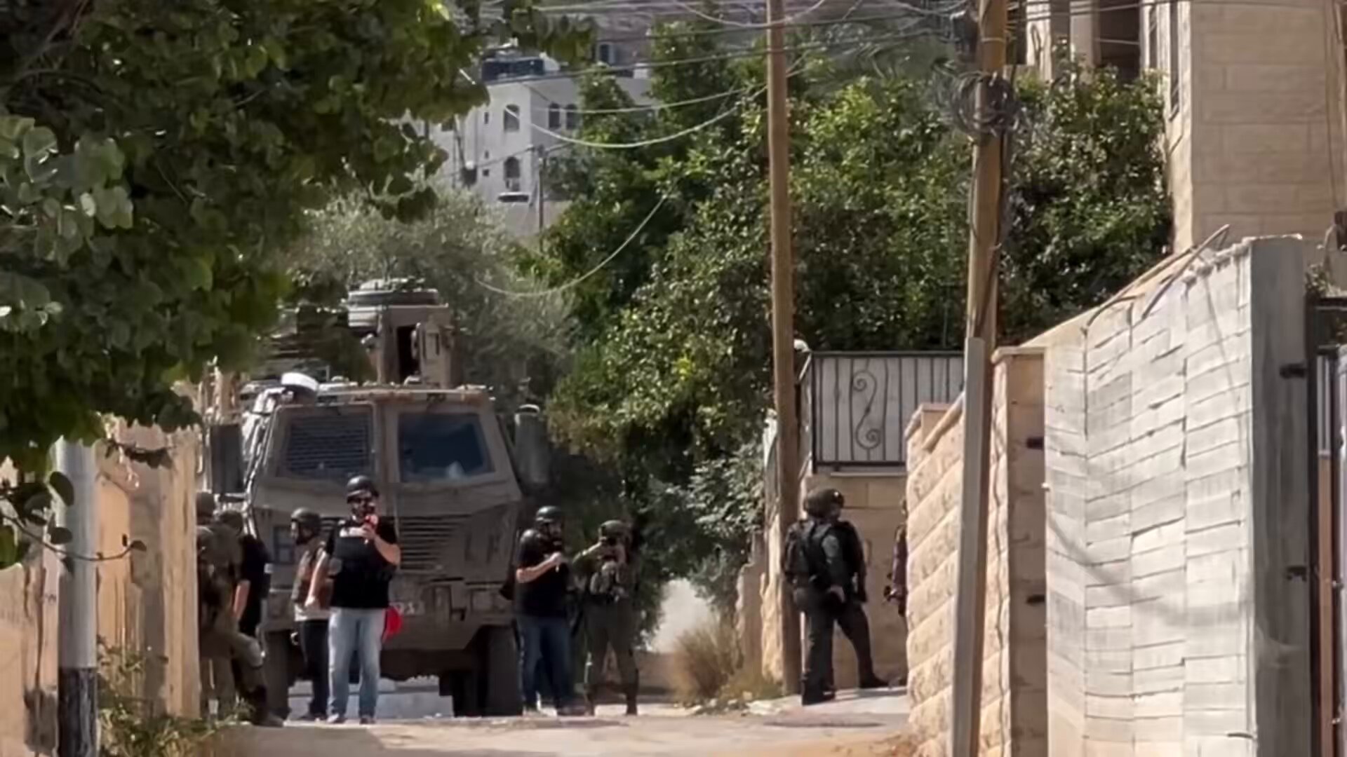 Israeli soldiers fire on journalists documenting Jenin destruction