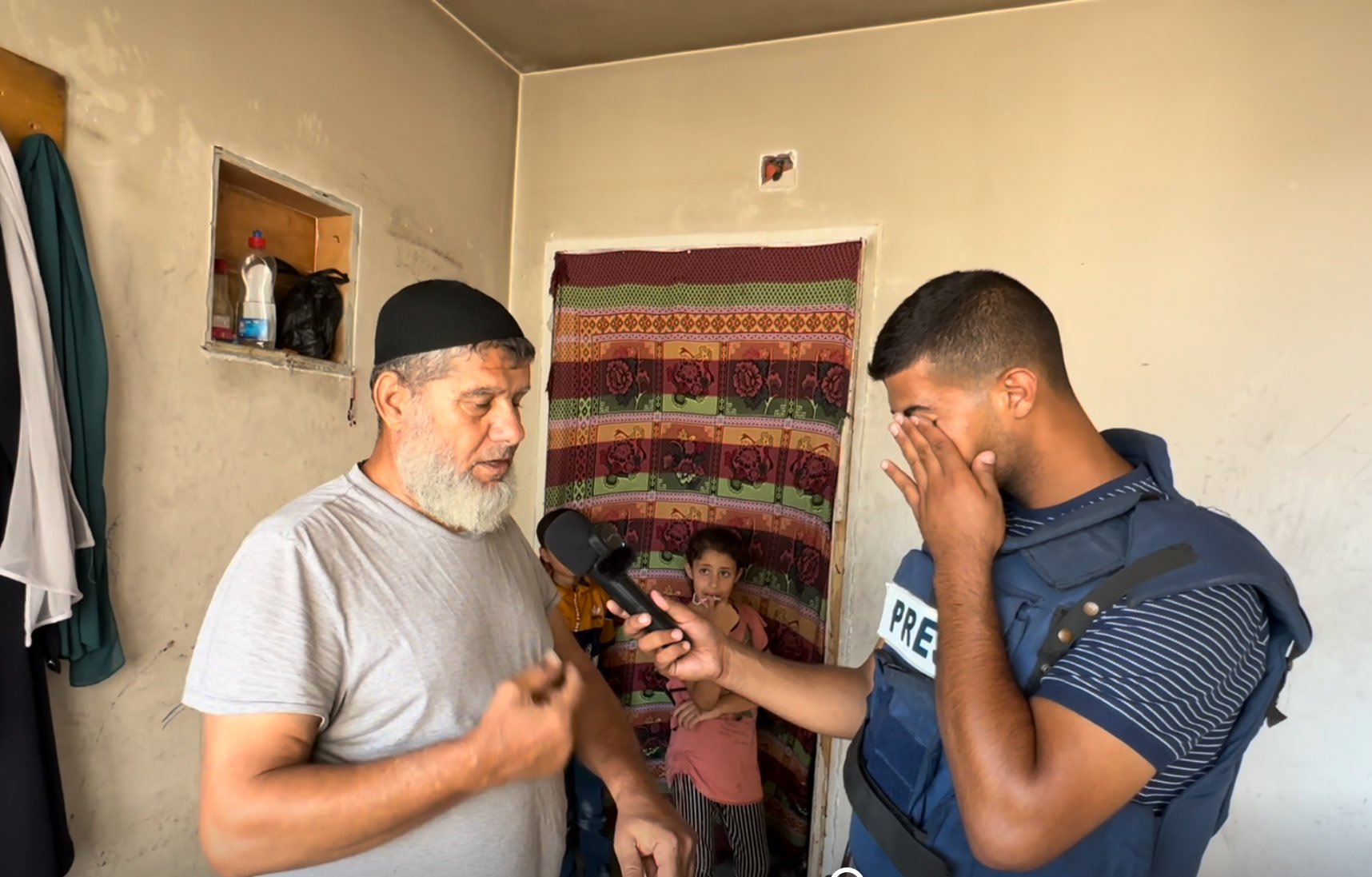 Elderly displaced man’s suffering moves heart deeply