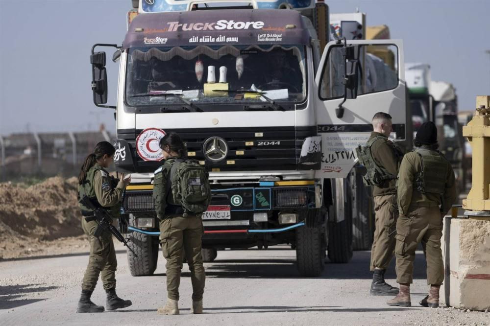 Occupation Uses Security Screening to Block Humanitarian Aid Gaza