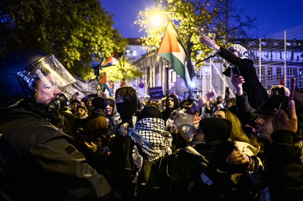 Berlin Protest Marks Balfour Declaration Anniversary in Palestine Solidarity