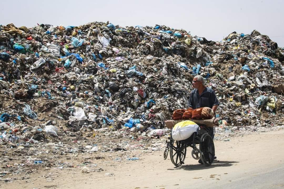Waste accumulation in Khan Yunis displaces health environmental crisis