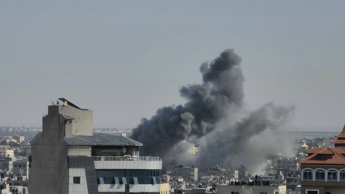 Israel continues bombing civilian houses in Gaza Strip