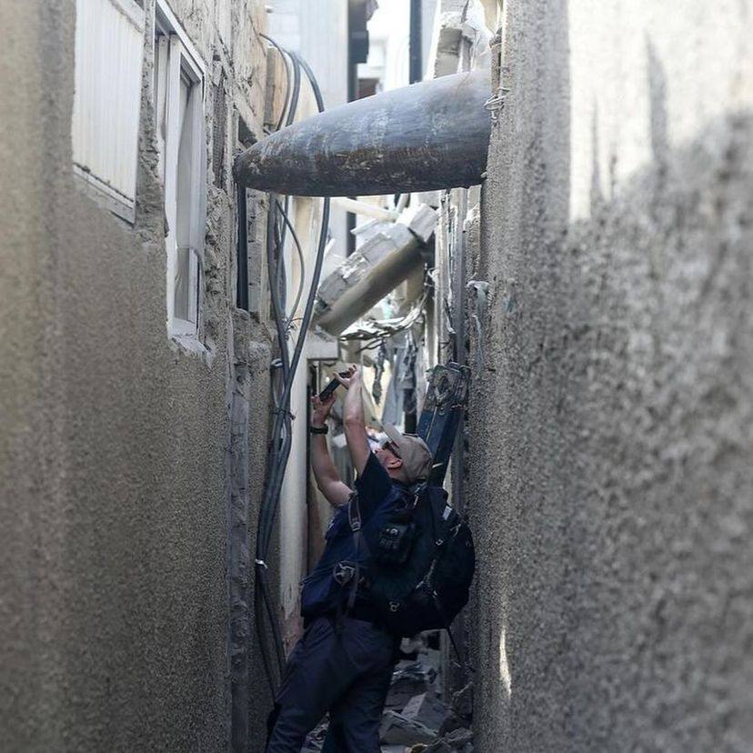 UK Aid Workers Clear Unexploded Missiles in Gaza