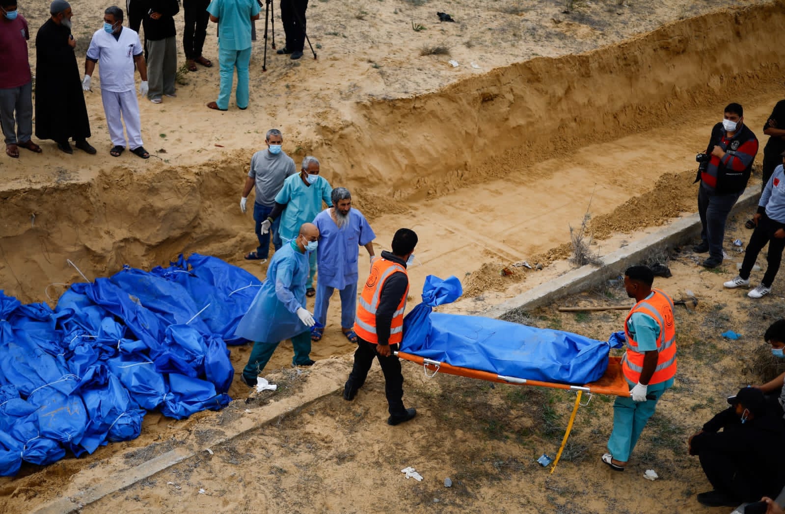 Mass grave uncovered at Al-Shifa Medical Complex