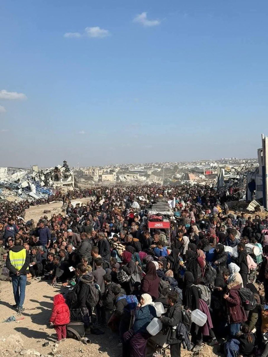 Military checkpoint evacuation in Gaza Strip communities