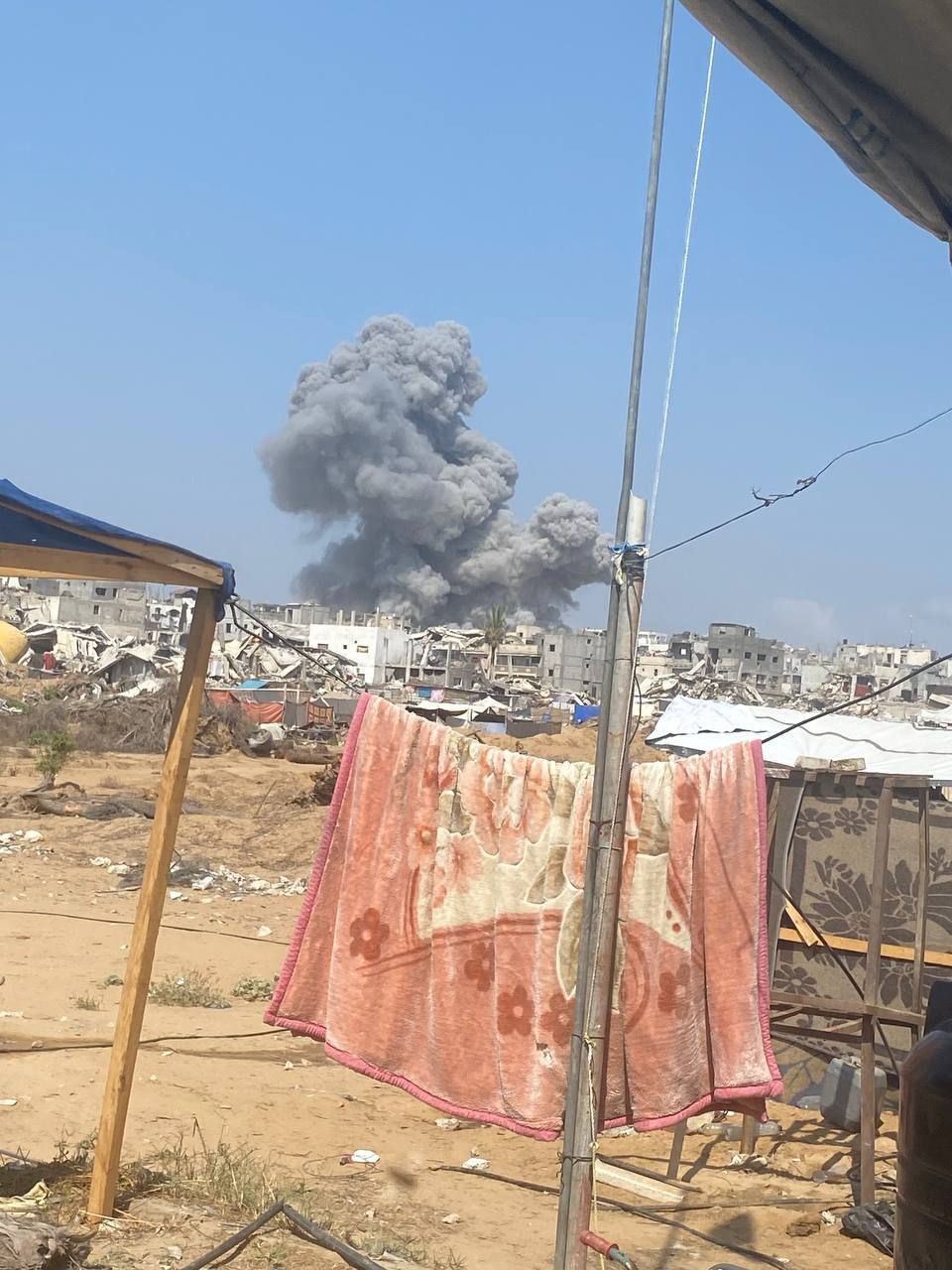 Israeli Airstrikes Kill 32 in Khan Younis Gaza