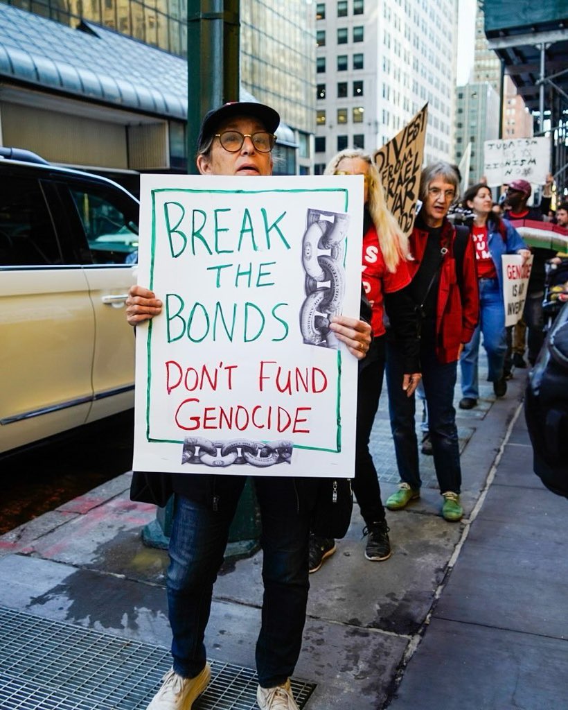 Palestine supporters protest Israeli bonds fundraiser in New York
