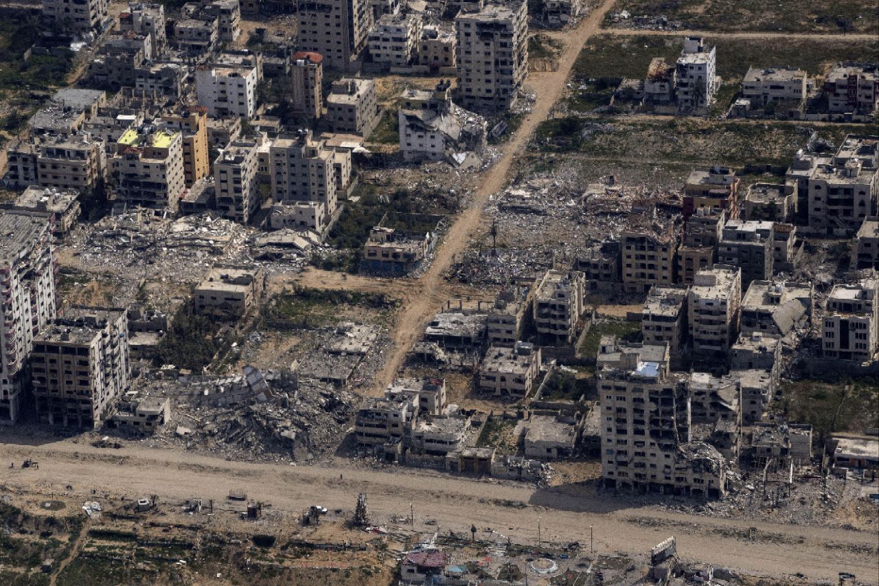 Israeli occupation inflicts massive destruction on Gaza City residential buildings