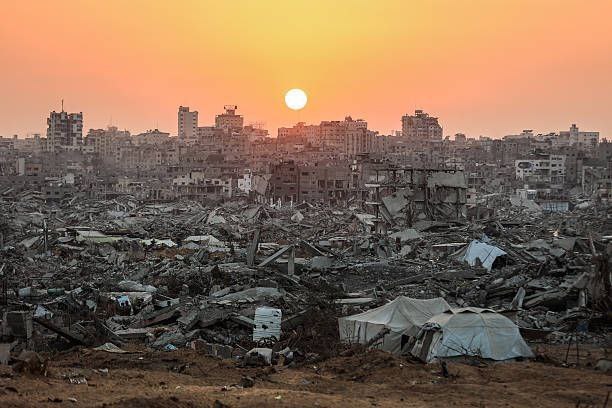 Jabalia Camp families struggle without services amid ruins