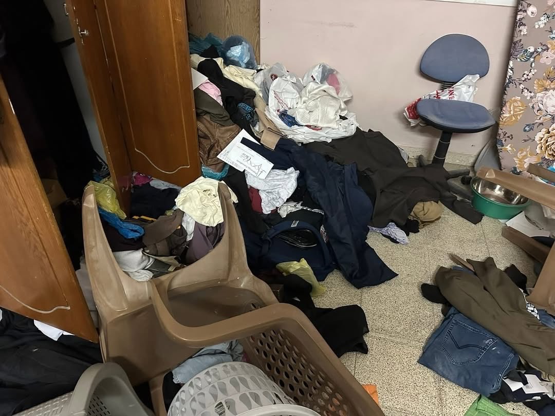 Occupation forces damage journalist Hamza Hamdan’s home in Tulkarm raid