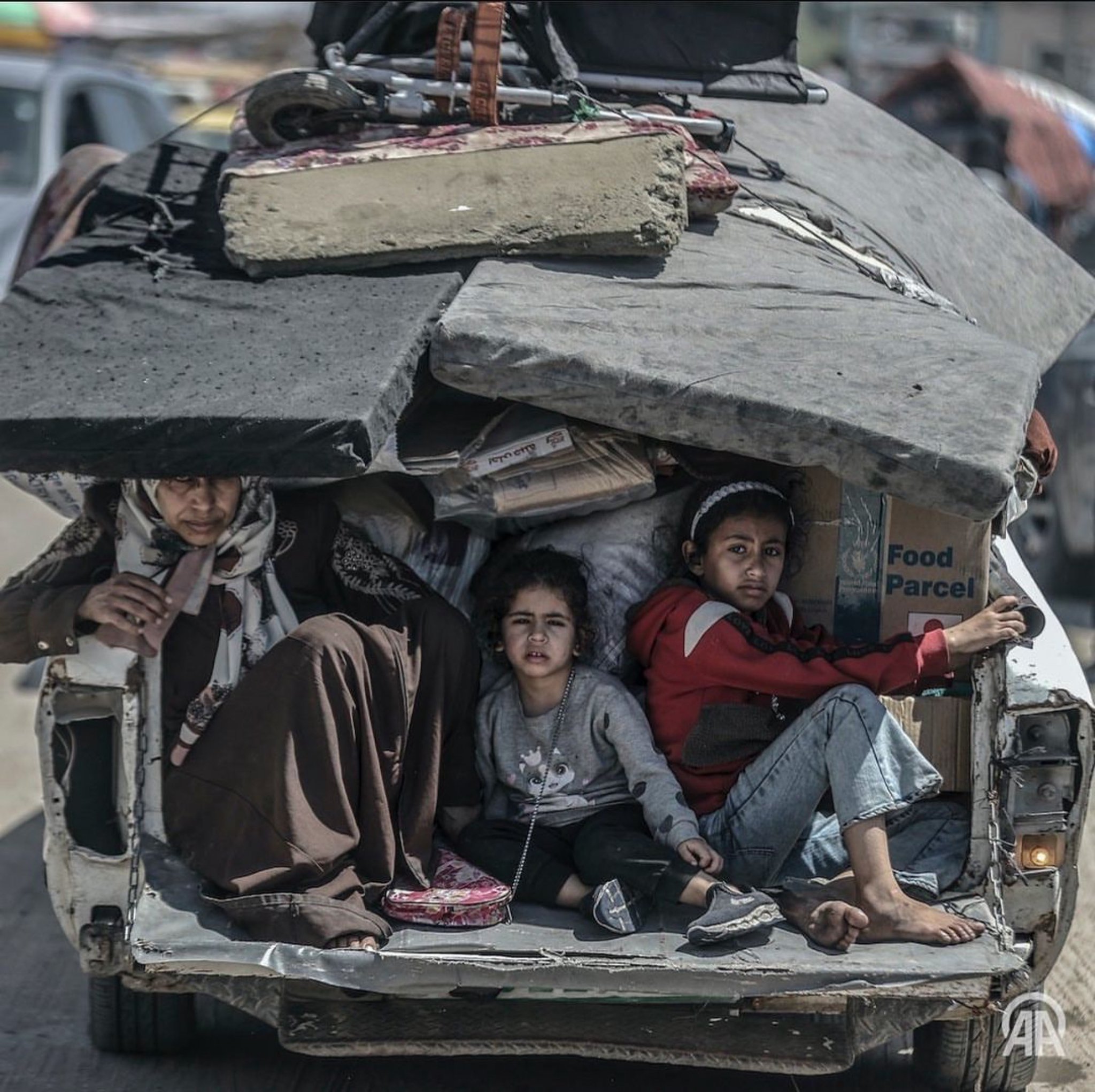 Palestinians flee Rafah amid ongoing Israeli military attacks