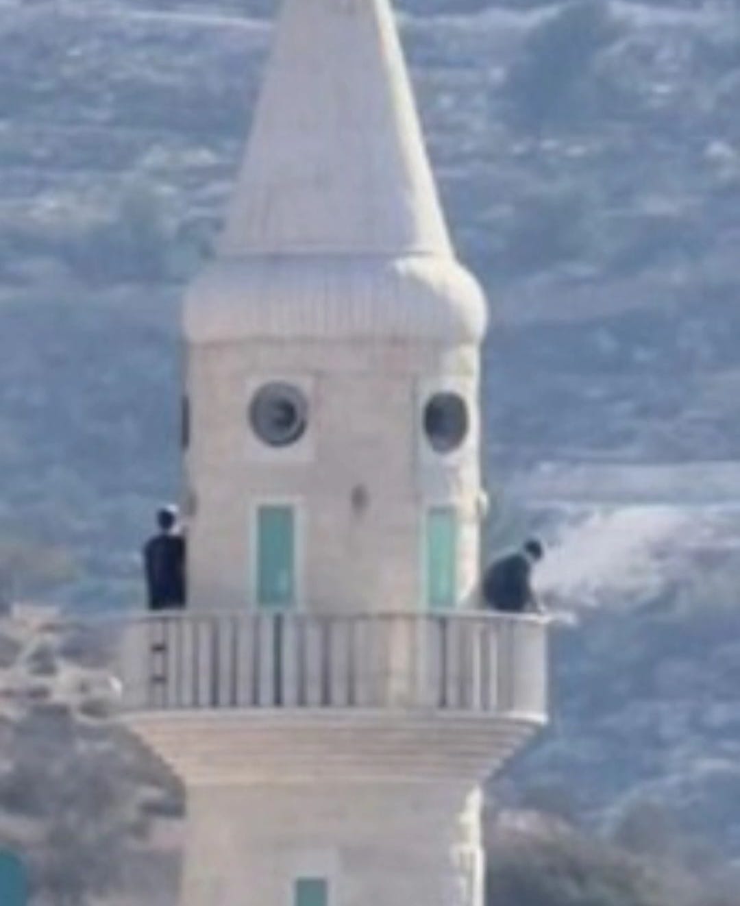 Settlers desecrate Hebron mosque minaret with Hebrew broadcasts