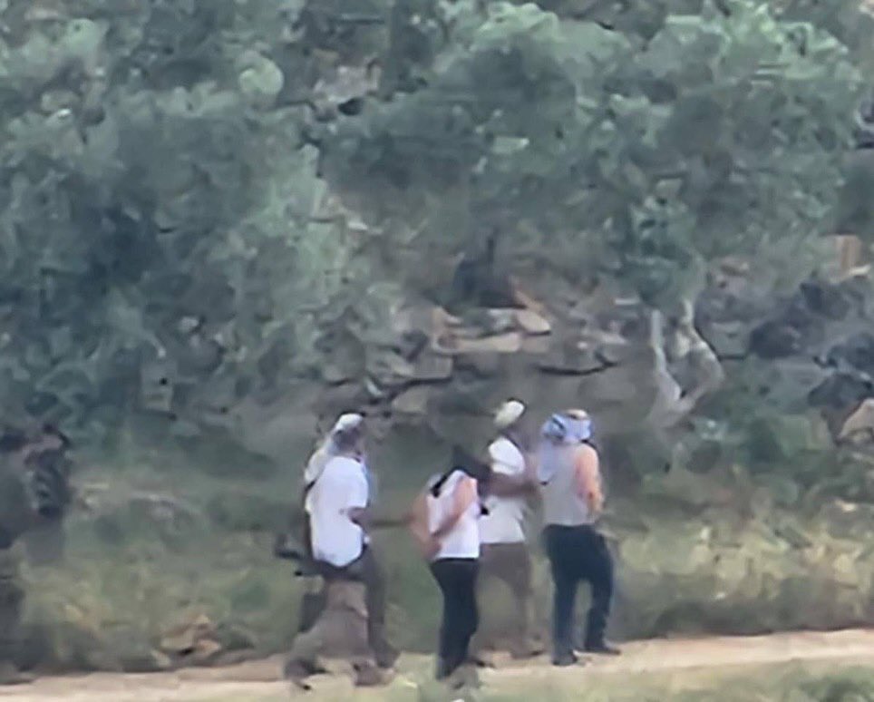 Israeli settlers kidnap two Palestinians in Kubar village attack