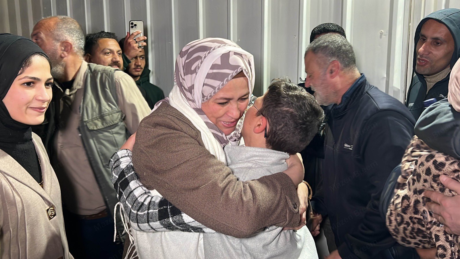 Rafah Crossing Daily Passenger Movement: Claim vs. Actual Data