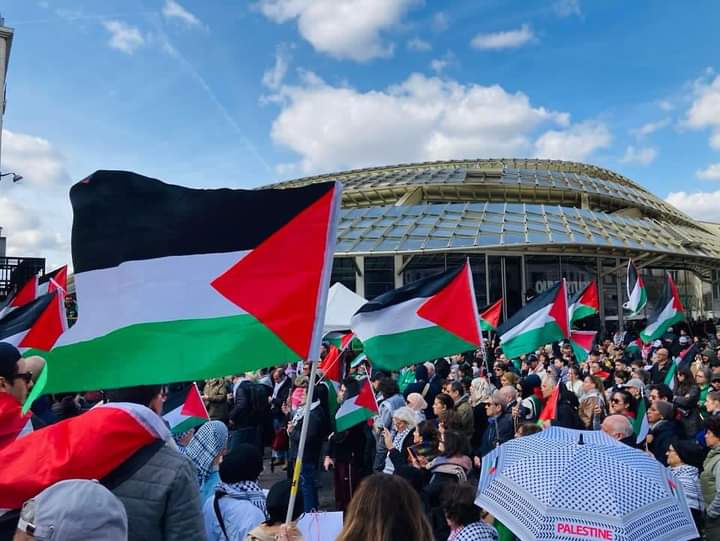 Protest at La Fontaine des Innocents Demands End to Gaza War