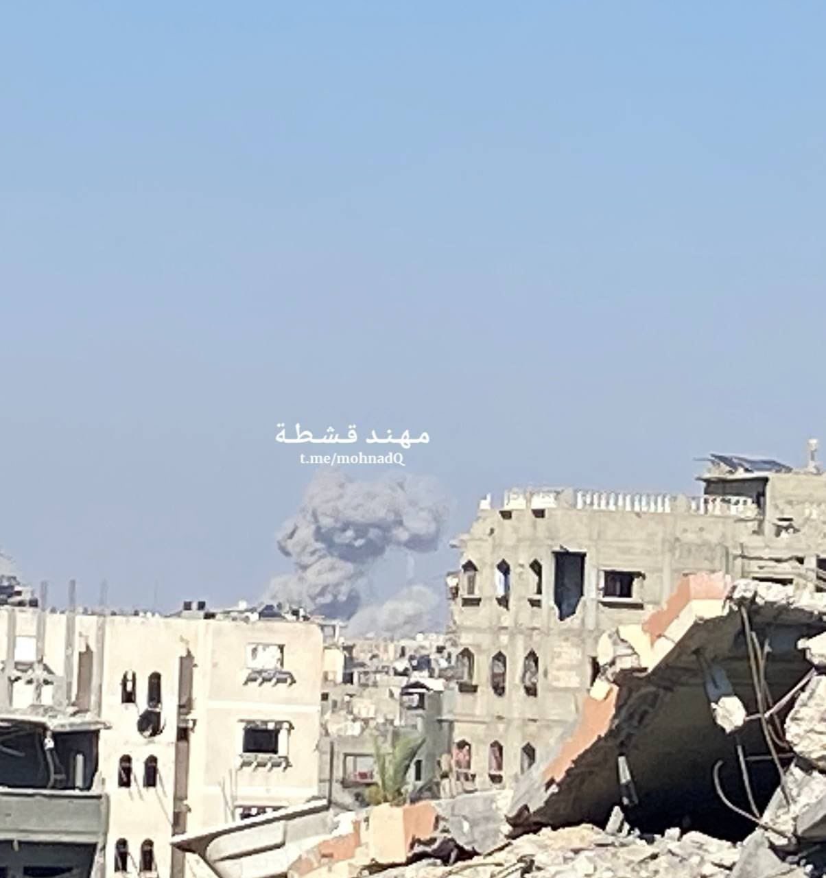 Israeli warplanes conduct violent airstrike on Khan Yunis northeast