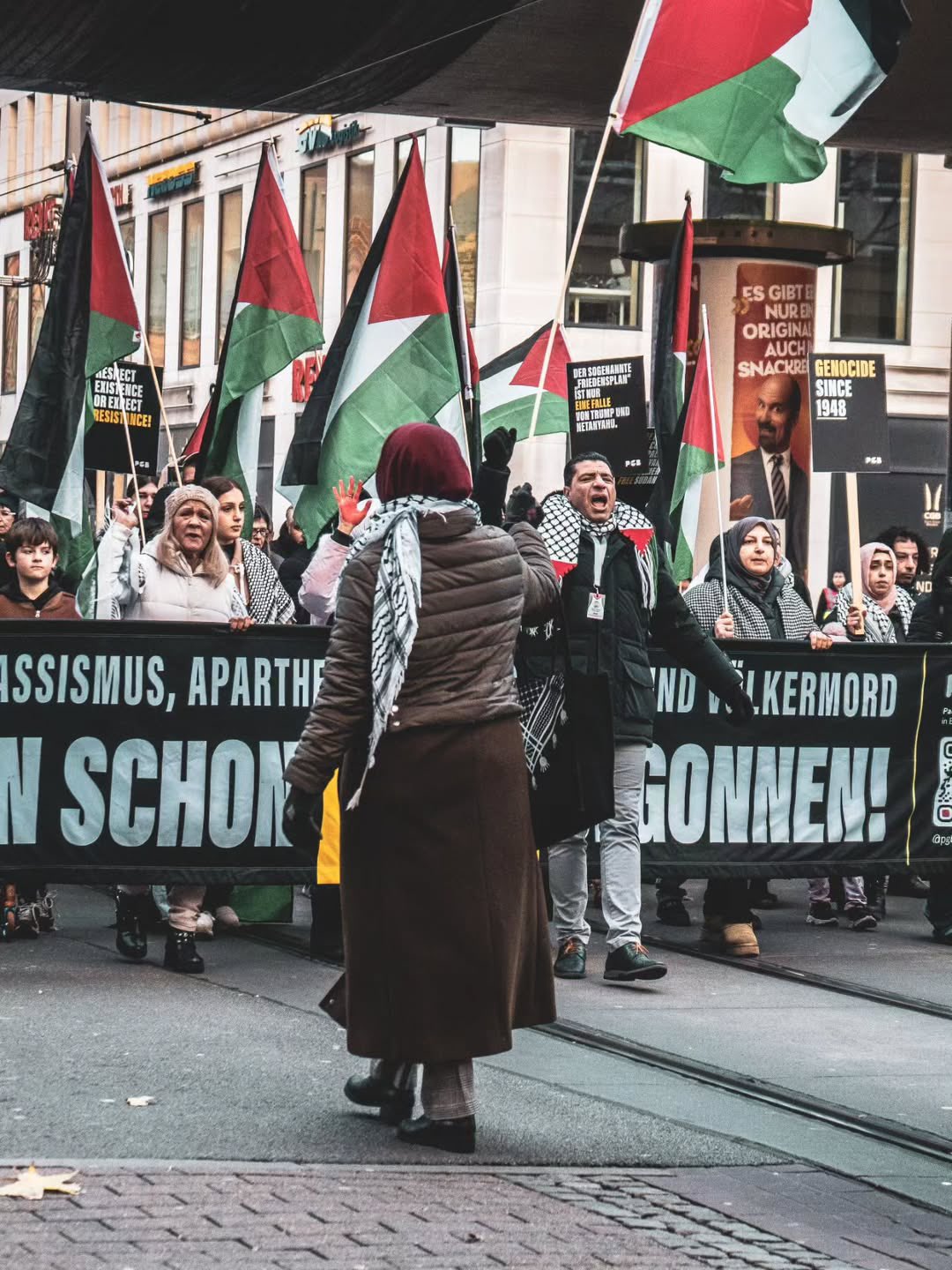 Hundreds March in Bremen Supporting Palestinians Against Israeli Apartheid
