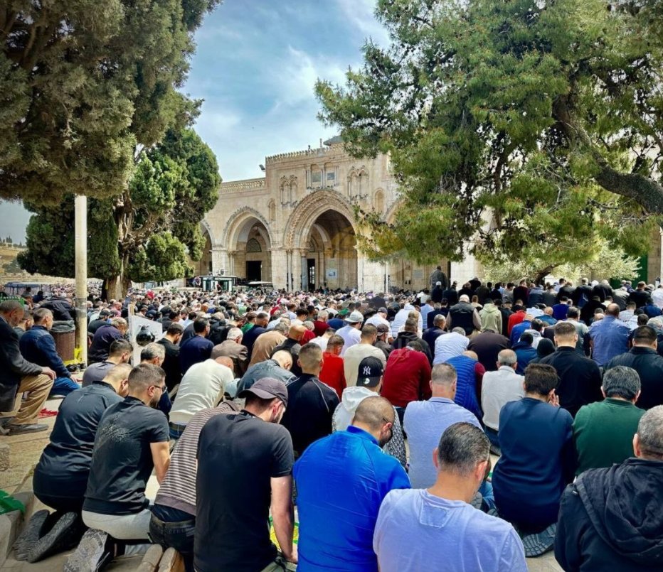Palestinians Pray at Al-Aqsa Despite IOF Restrictions