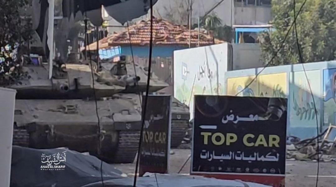 Israeli tanks encircle schools in Gaza, expel women and children, detain men