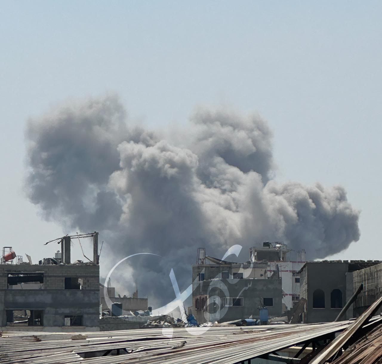 Israeli warplanes violently target Shujaiya neighborhood in Gaza