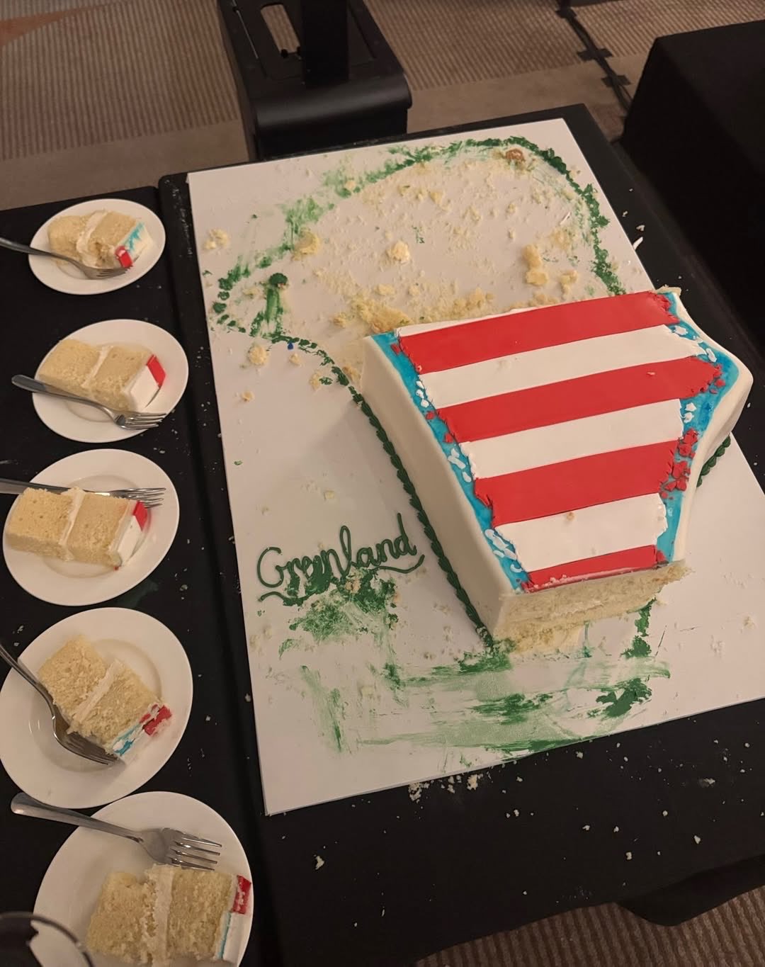 Republicans celebrate with Greenland-shaped cake at event